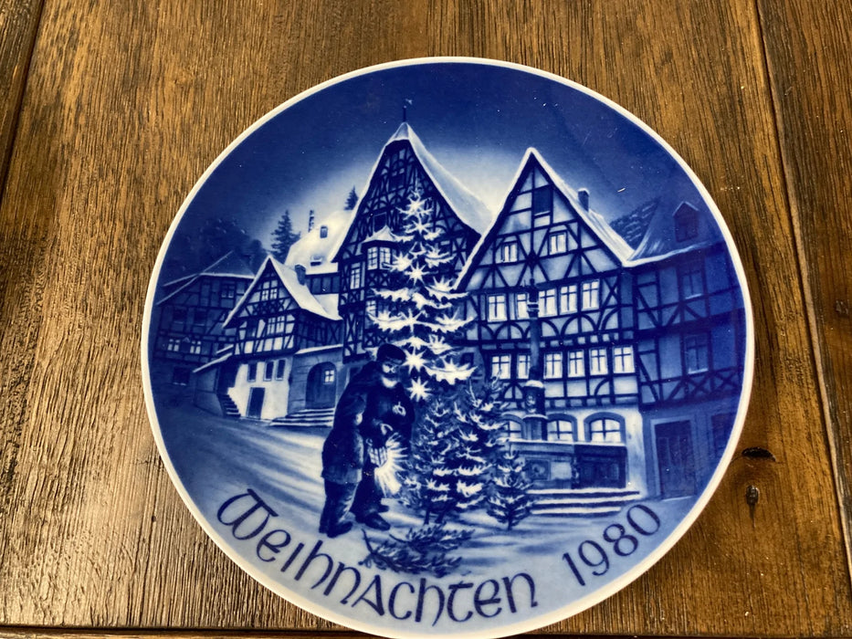 Royal Copenhagen vintage blue/white plate Christmas 1980 25758