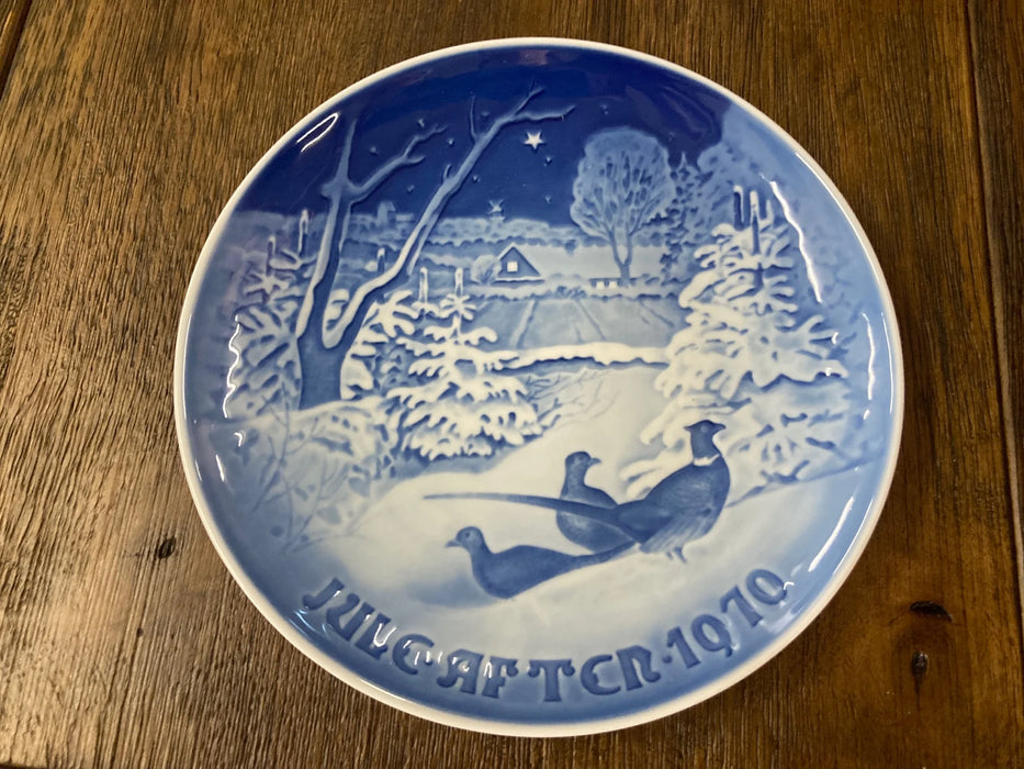 Royal Copenhagen vintage Bing & Grondahl blue/white plate Pheasants in the snow 25779