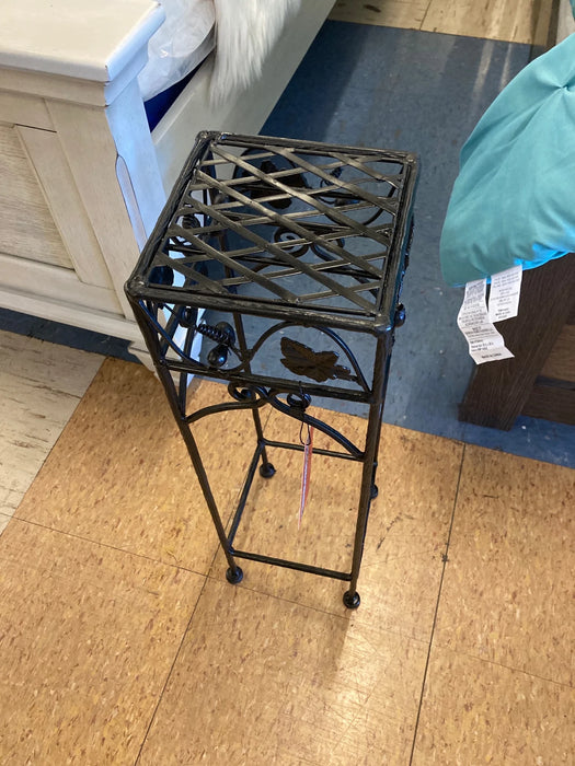 Black metal plant stand square top small 26118