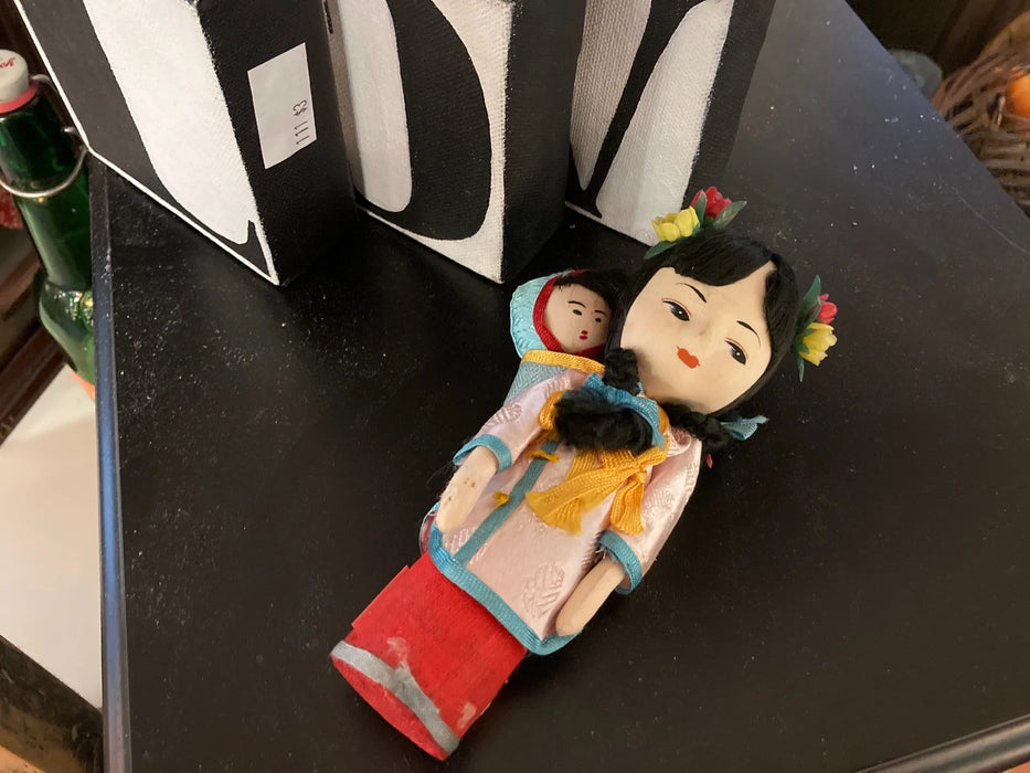 Geisha doll made in Taiwan 26429