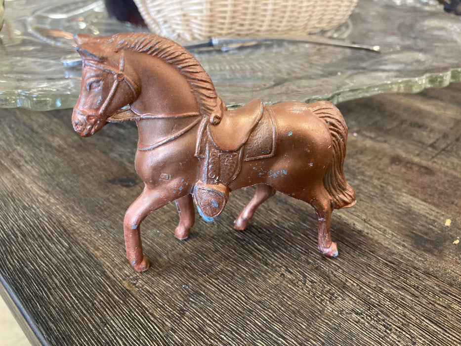 Copper colored small horse figurine 27035