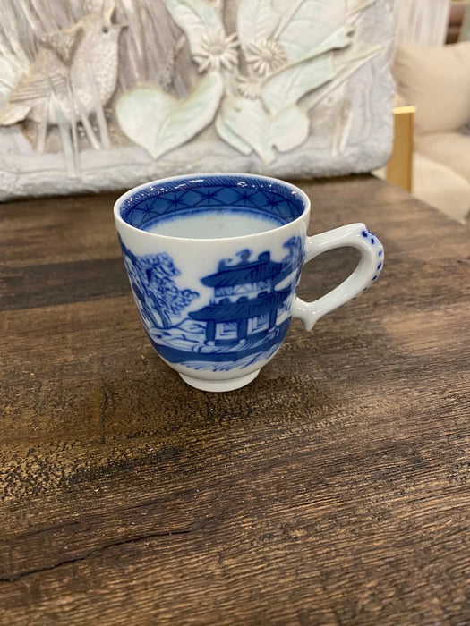 Oriental blue tea cup w/o saucer 26770