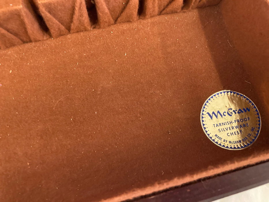 McGraw tarnish-proof silverware chest 27477