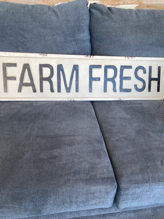 Farm fresh metal sign 27413