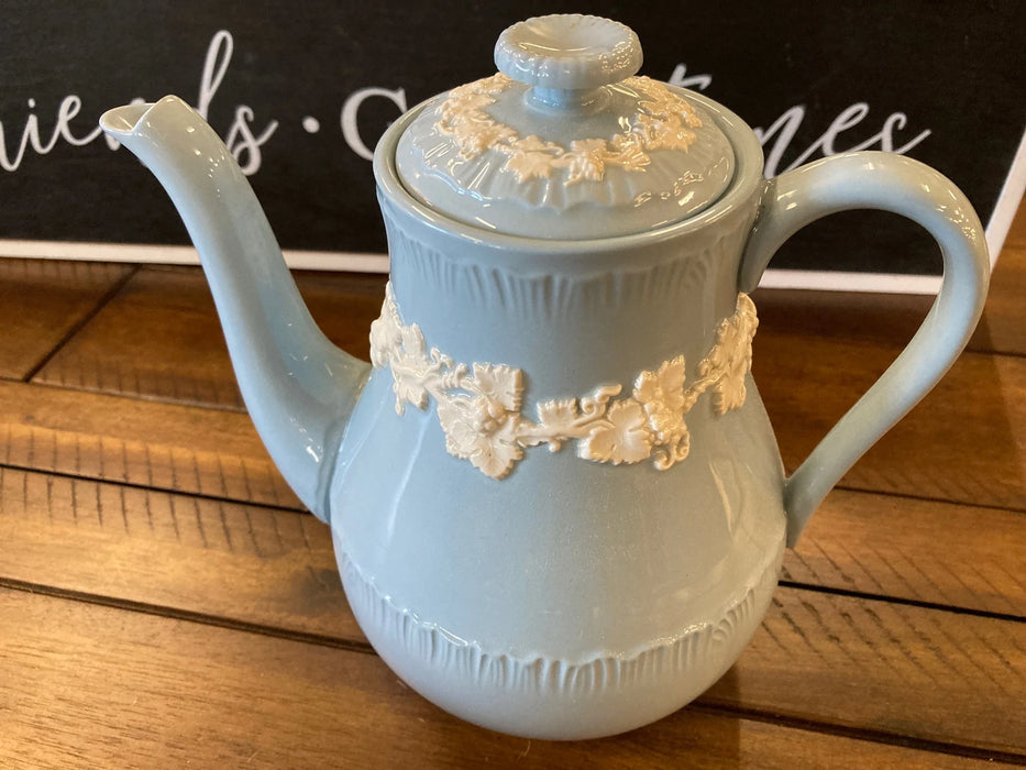 Wedgwood embossed Queensware, made in England, Barlaston, cream and Lavendar tall teapot 27644