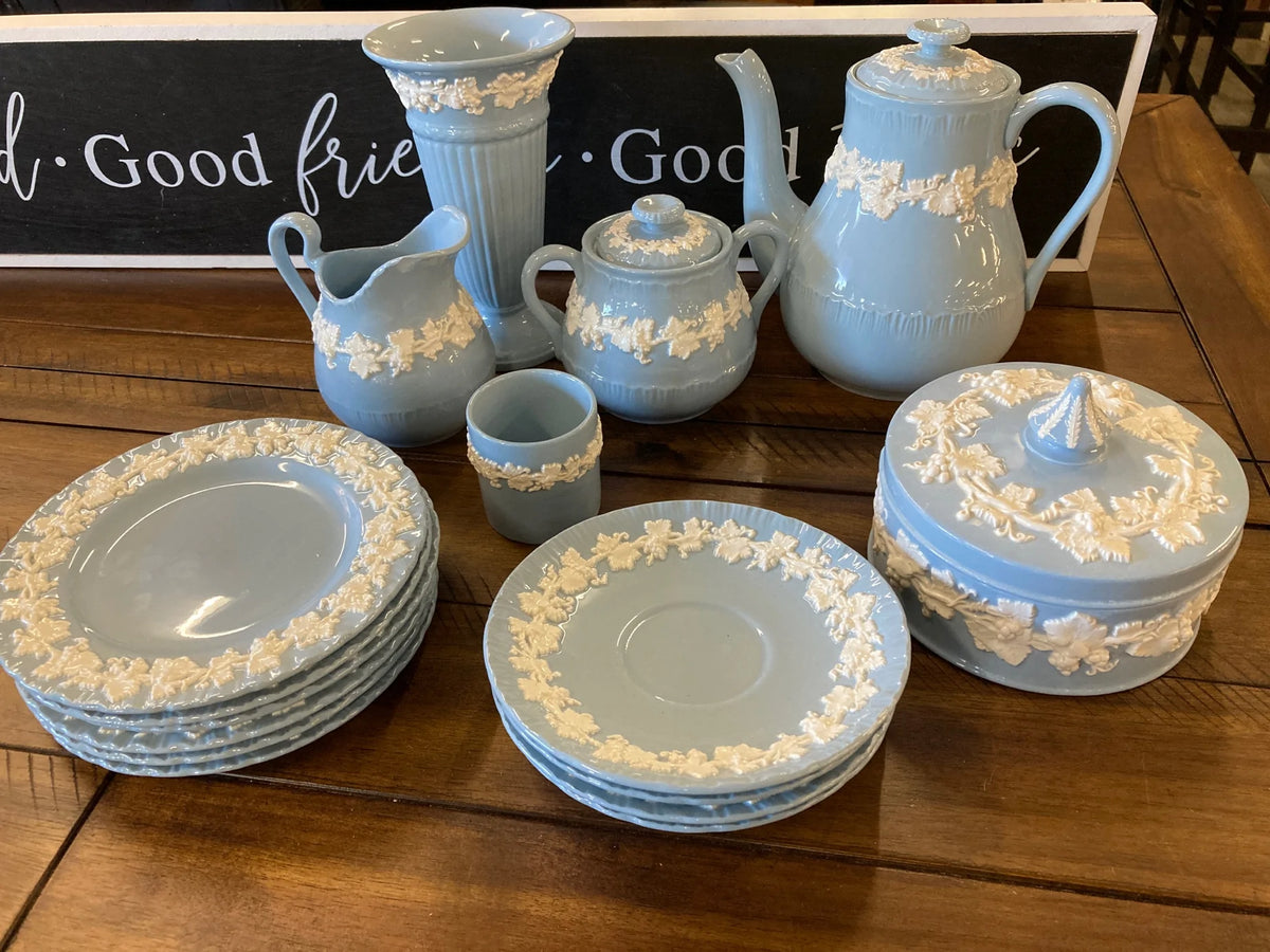 Wedgwood embossed Queensware, made in England, Barlaston, cream and La