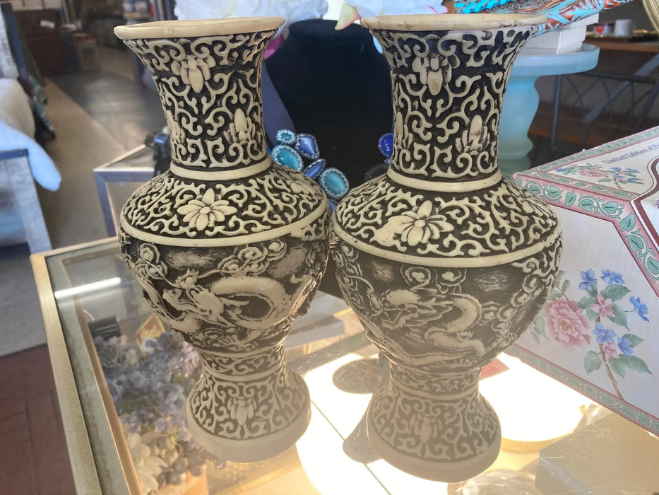 Oriental hand crafted vases 27725
