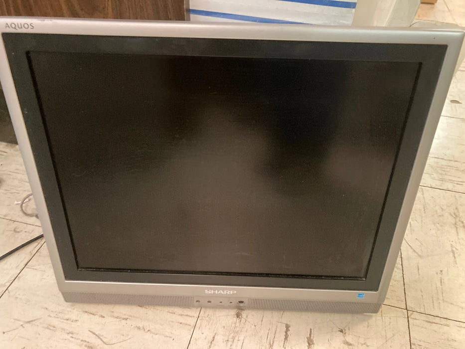 SHARP older flat screen 20 inch TV with all attachments and remote control 27814