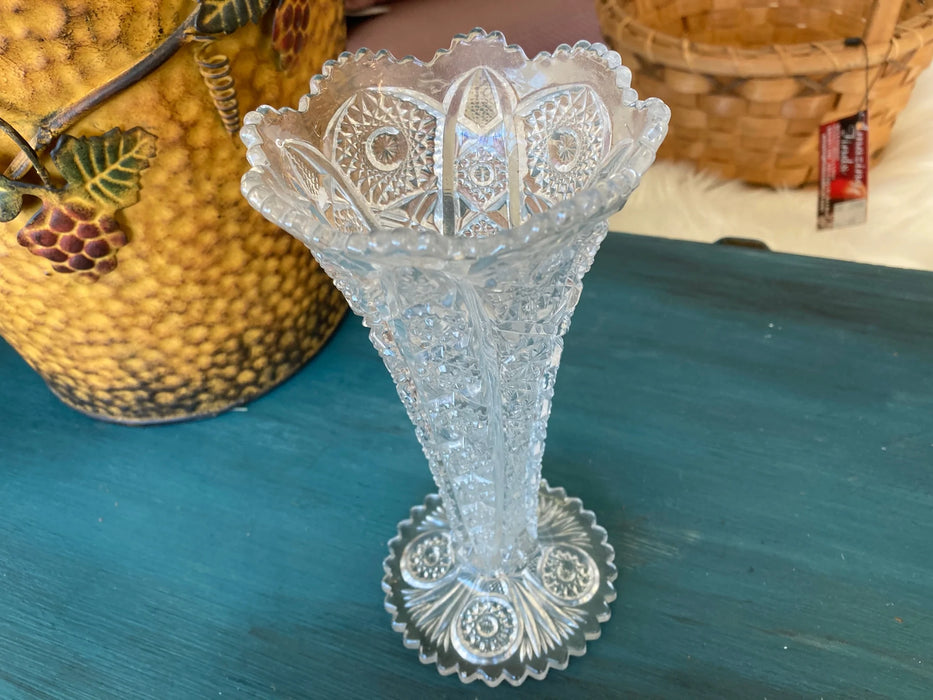 Elaborate crystal vase 27827