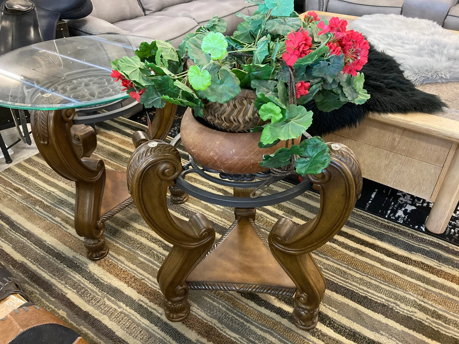 Wood ornate end table AS IS 27918