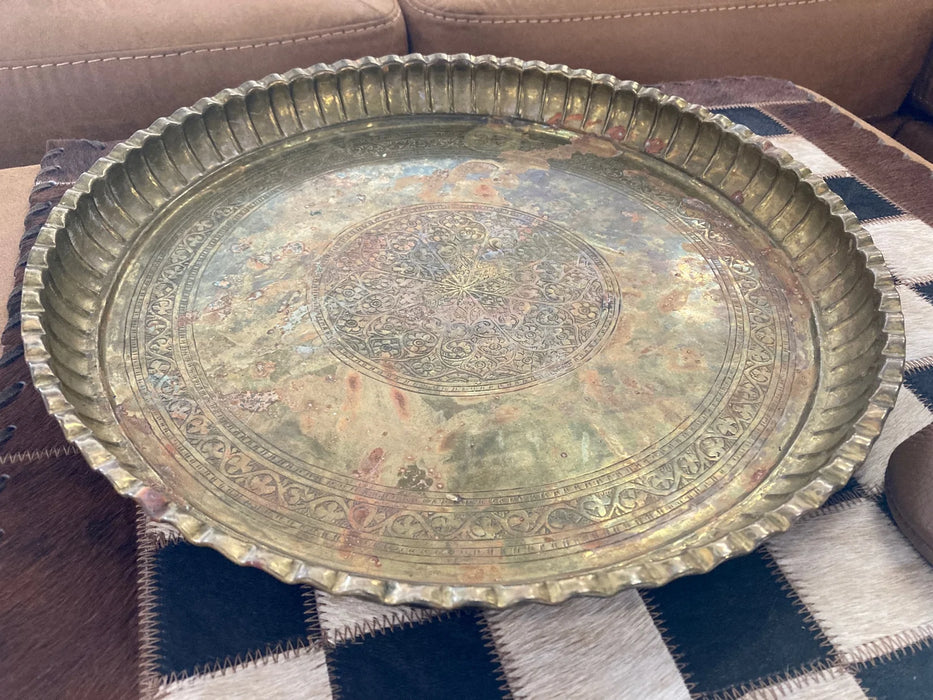 Mid century Moroccan brass serving tray with etched medallion 28038