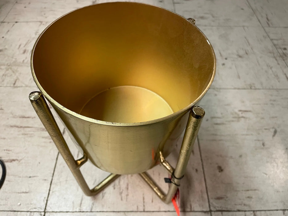 Gold plated planter/pot/stand 28178