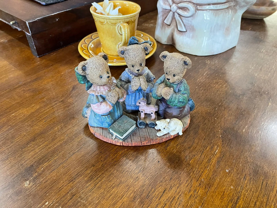 Young's Berry Hills Bears praying bears figurine 28350