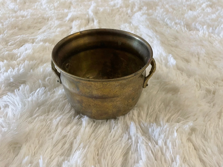 Brass cauldron 28357