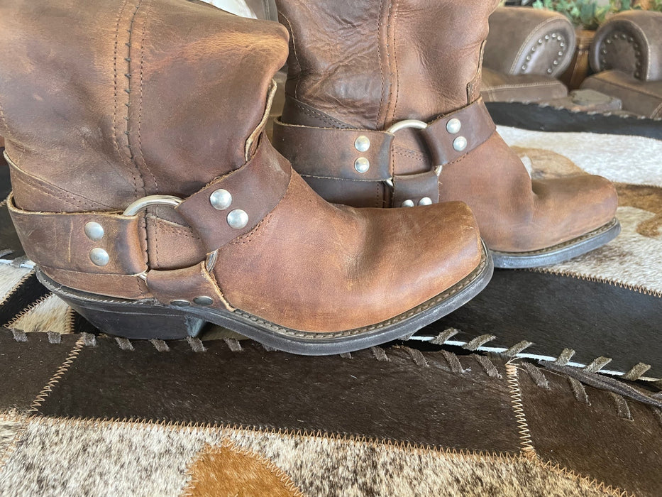 Barely worn mototcycle women's size 6.5 leather boots 28438