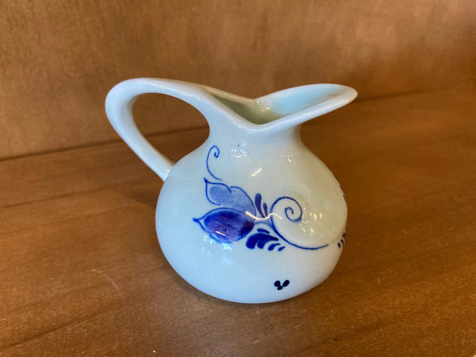 Royal Delft porcelain pitcher 28615