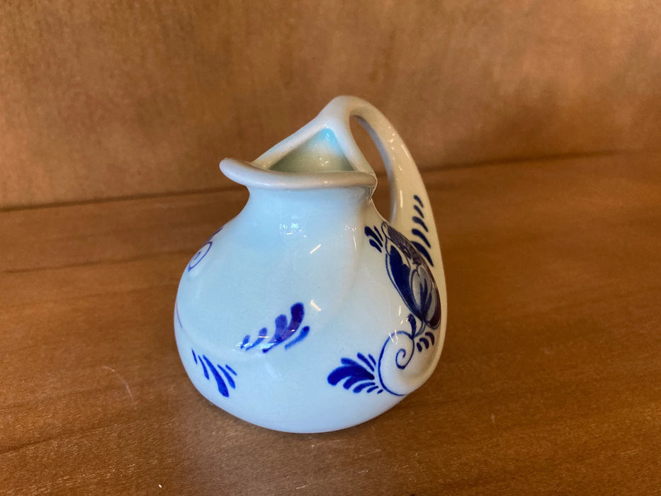 Royal Delft porcelain pitcher 28615