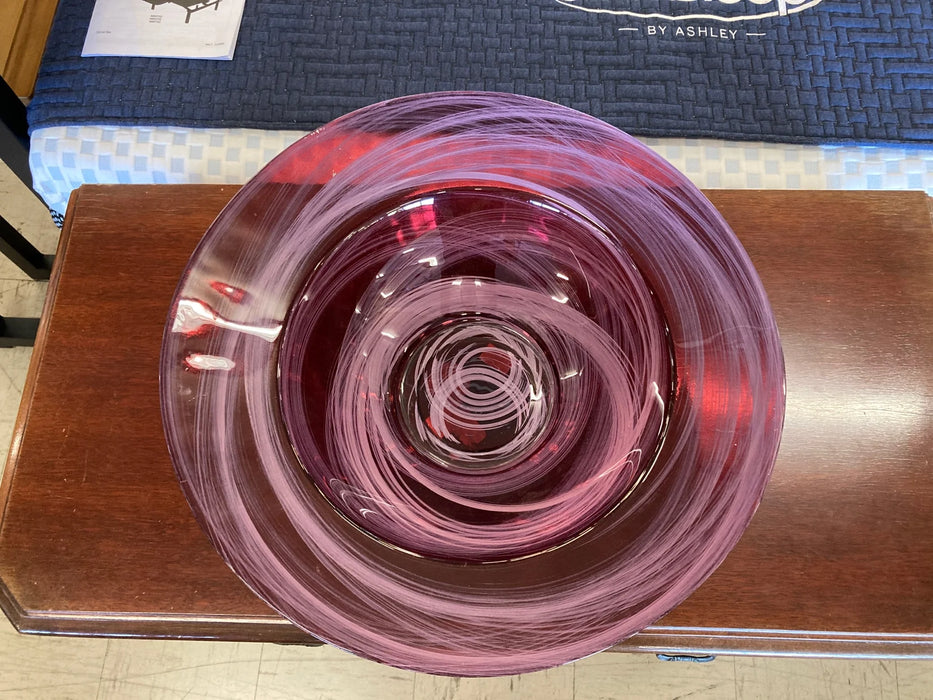 Large pink swirl decorative bowl 28665