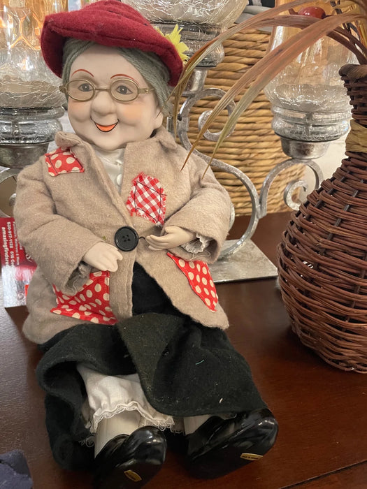 Grandma Emma Dynasty Doll 29007