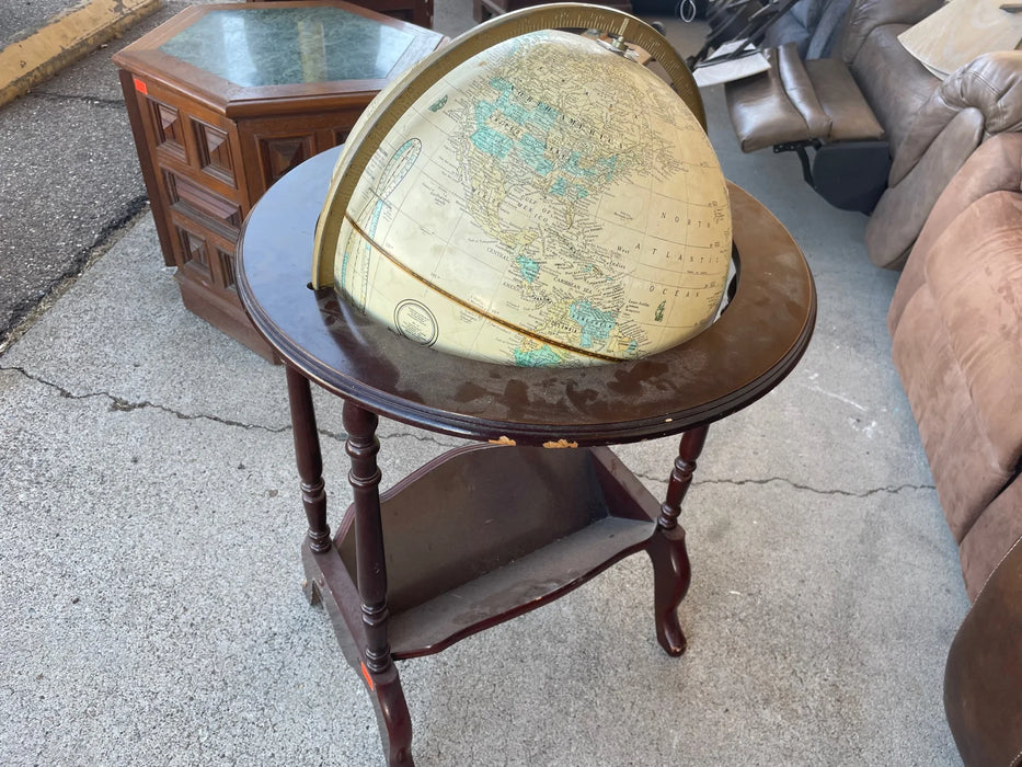 Globe with stand 29098