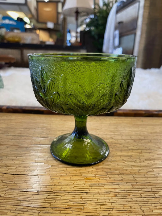 Green glass goblet 29158