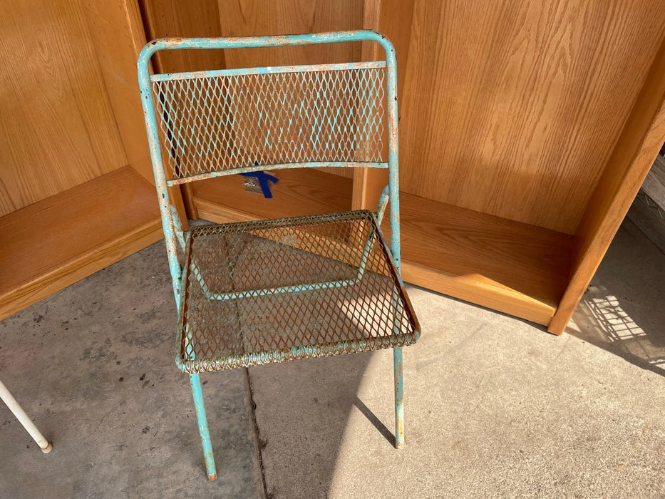 Vintage folding metal outdoor patio chair 29206