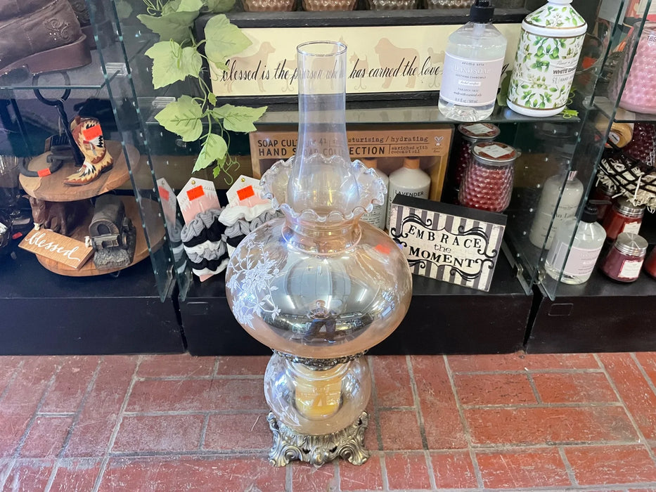 Vintage ornate lamp 29317