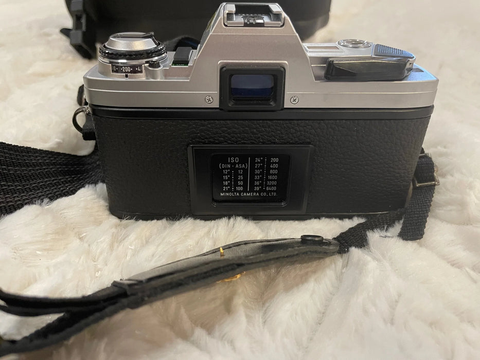 Minolta X-370 camera with carring bag 29385