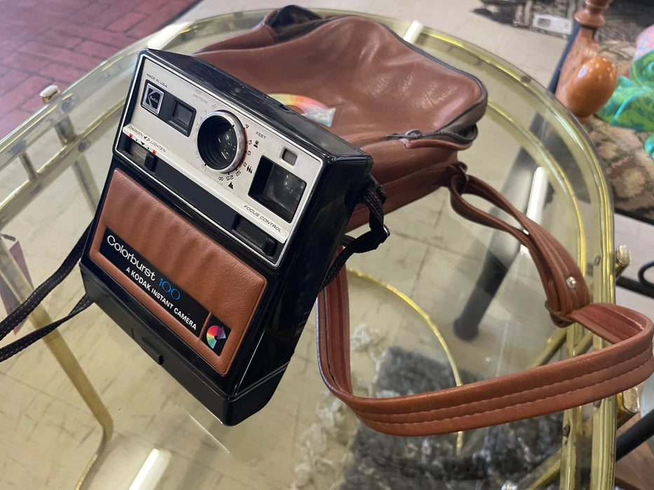 Colorburst 100 kodak polaroid camera with carrying bag 29386