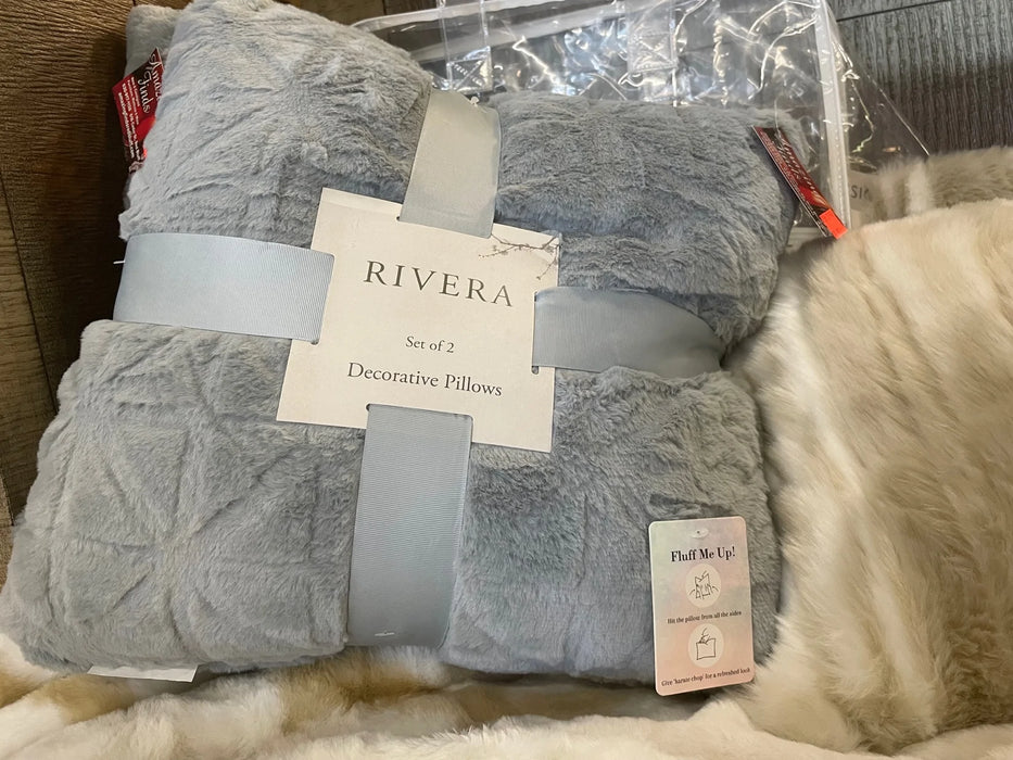 Rivera decorative pillows grey/gray 29585
