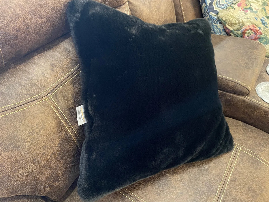 Faux soft fur black pillow 29678