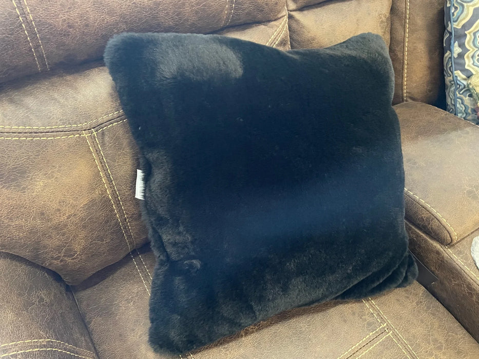 Faux soft fur black pillow 29678