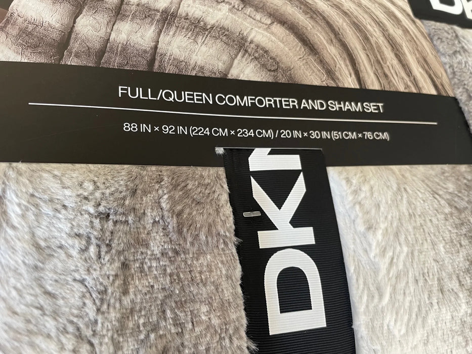 DKNY 3 piece full/queen comforter & sham set set 29688