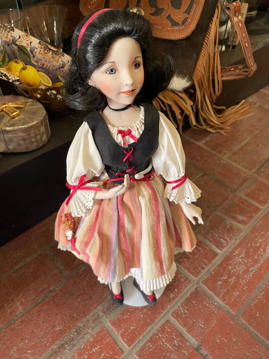 Ashton-Drake "Snow White" porcelain doll 29759