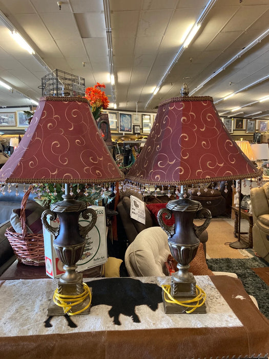 Plastic ornate lamps with shade 29787