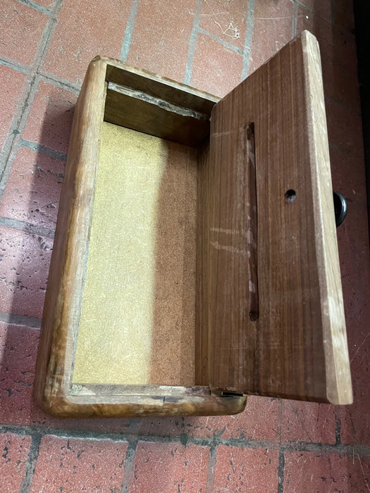 Wooden tissue box 29783