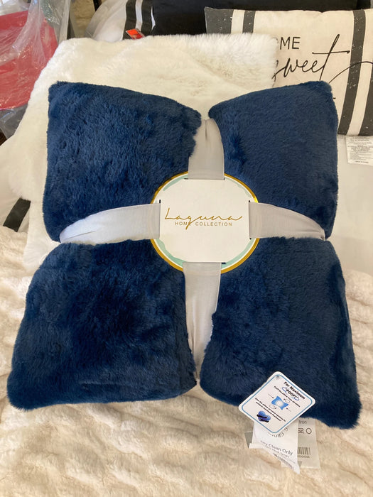 Laguna Home Collection set of 2 navy blue plush pillows NEW 29887