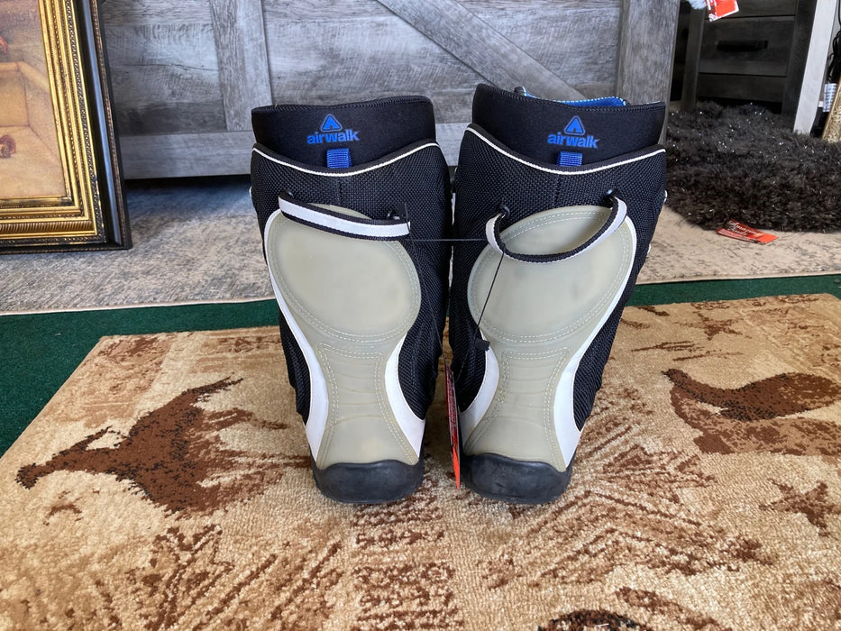 Airwalk navy blue mens size 9 shoes 29959