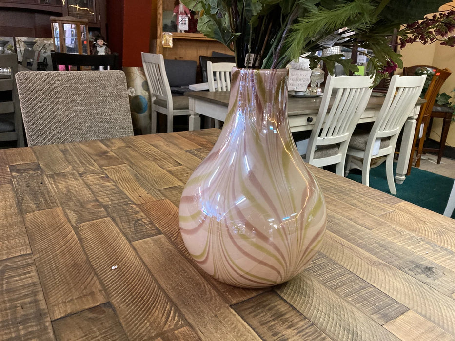 Pink swirl vase with flowers 29925