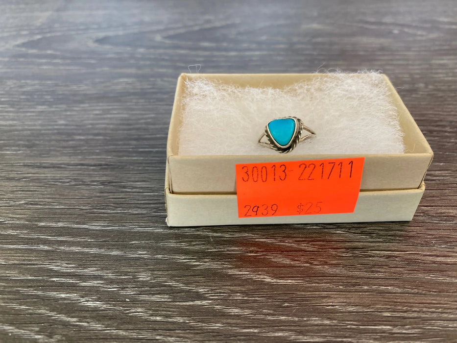 Sterling silver triangle turquoise ring 30013