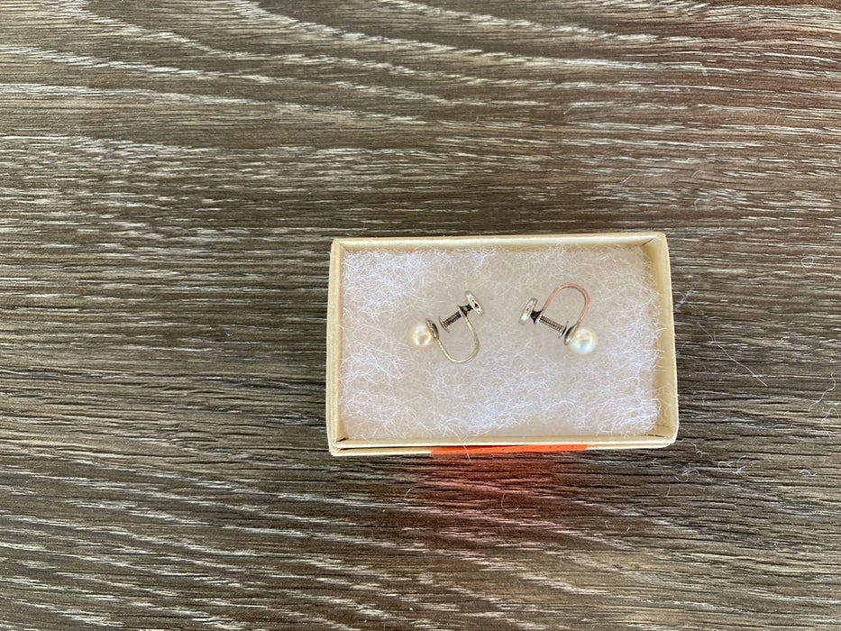 Sterling silver pearl clip on earrings 30021