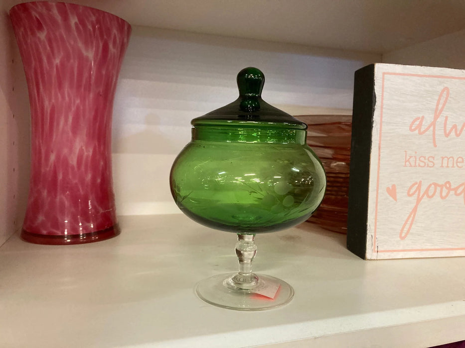 Vintage emerald hand engraved apothecary dish 30069