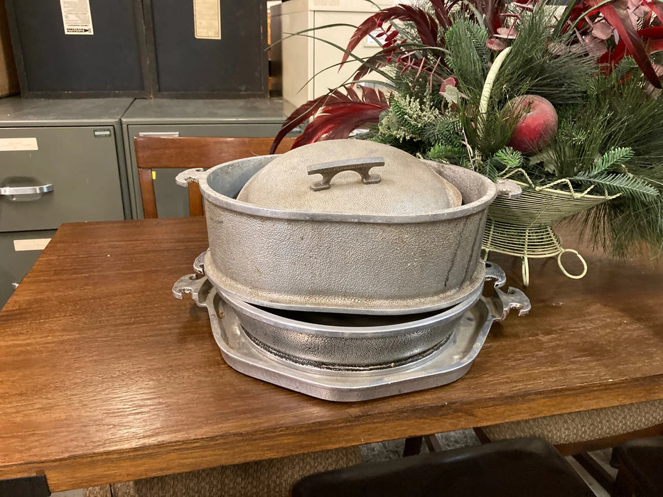 Cast aluminum Guardian Services pot, skillet, and tray 30115