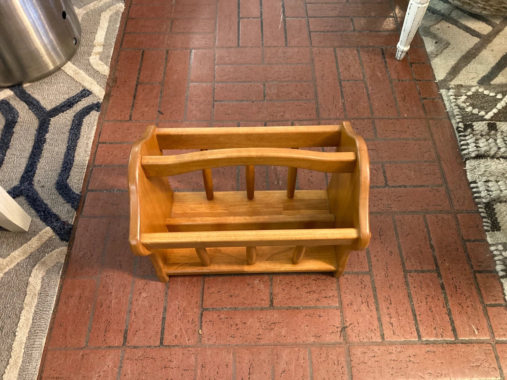 Wood vintage magazine rack 30247