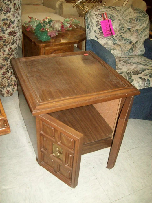 End table 3036