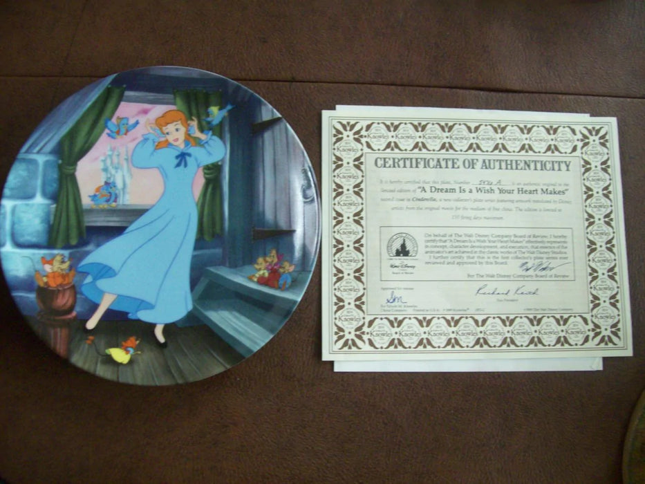 Cinderella A Dream Is a Wish Your Heart Makes collector’s plate Hamilton Collection 5335