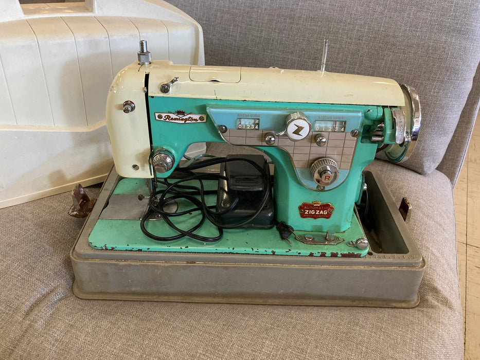 Vintage aqua Remington sewing machine 23618