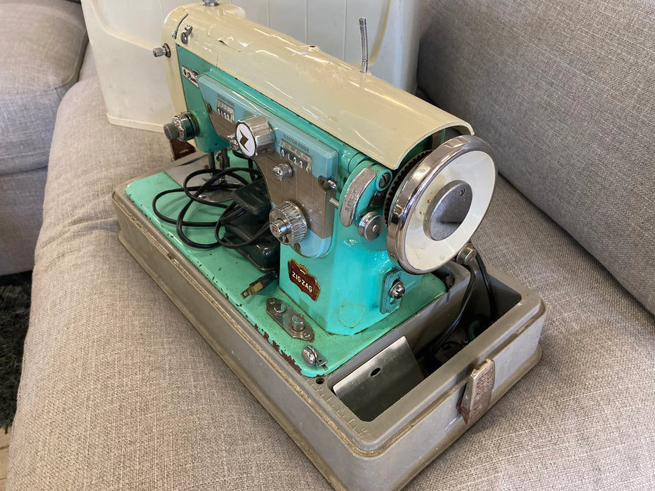 Vintage aqua Remington sewing machine 23618