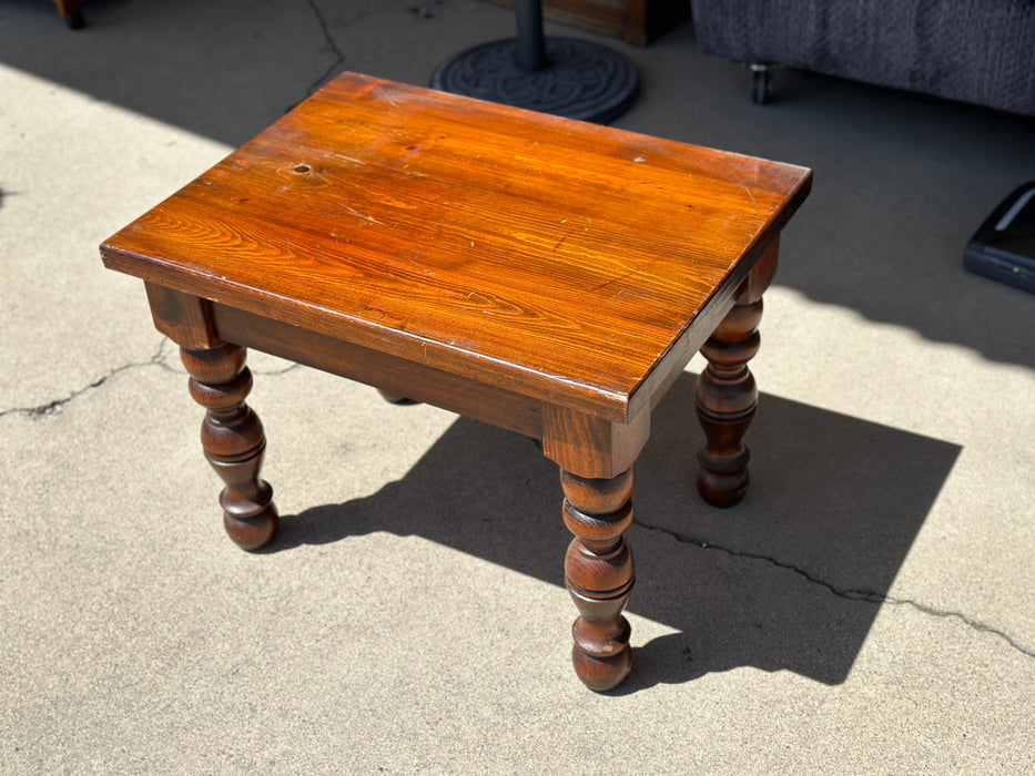Solid wood end table 30874