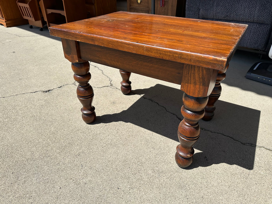 Solid wood end table 30874